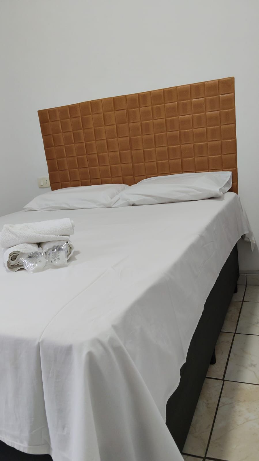 Sessão de massagem relaxante em ambiente privativo na hospedagem